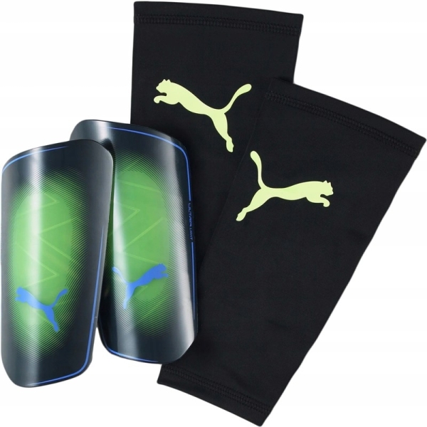 Fotbalové chrániče Puma Shinguards ULTRA Light Sleeve, barva zelená a černá Fotbalové chrániče Puma Shinguards ULTRA Light Sleeve, barva zelená a černá