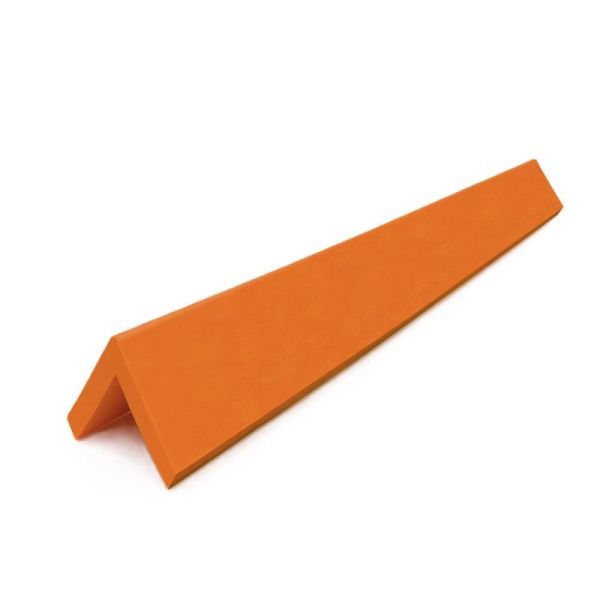 Ochranný rohový nárazník. Tvar L. Rozměry 1000 mm, 80x80 mm. Ochranný rohový nárazník. Tvar L. Rozměry 1000 mm, 80x80 mm.